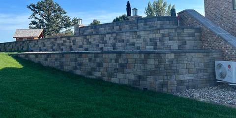 Retaining wall detail with landscaping